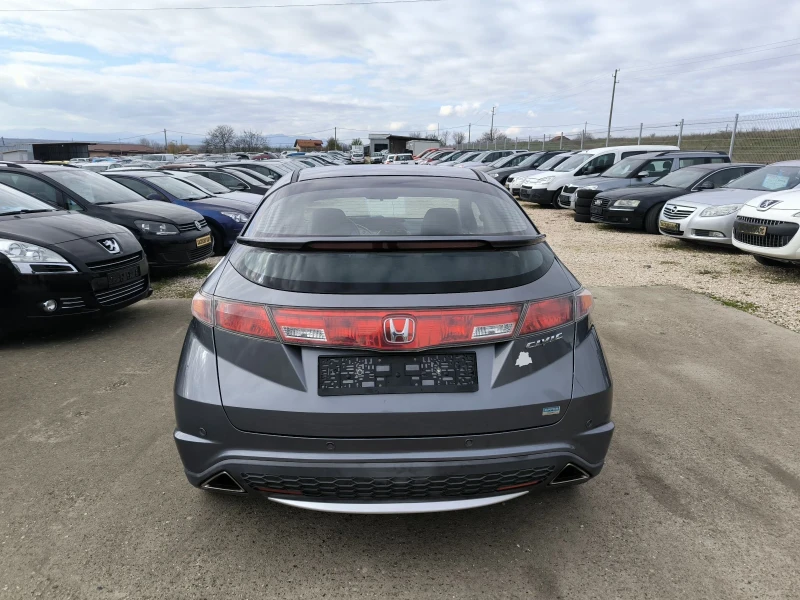Honda Civic 1.8i, снимка 5 - Автомобили и джипове - 52713837