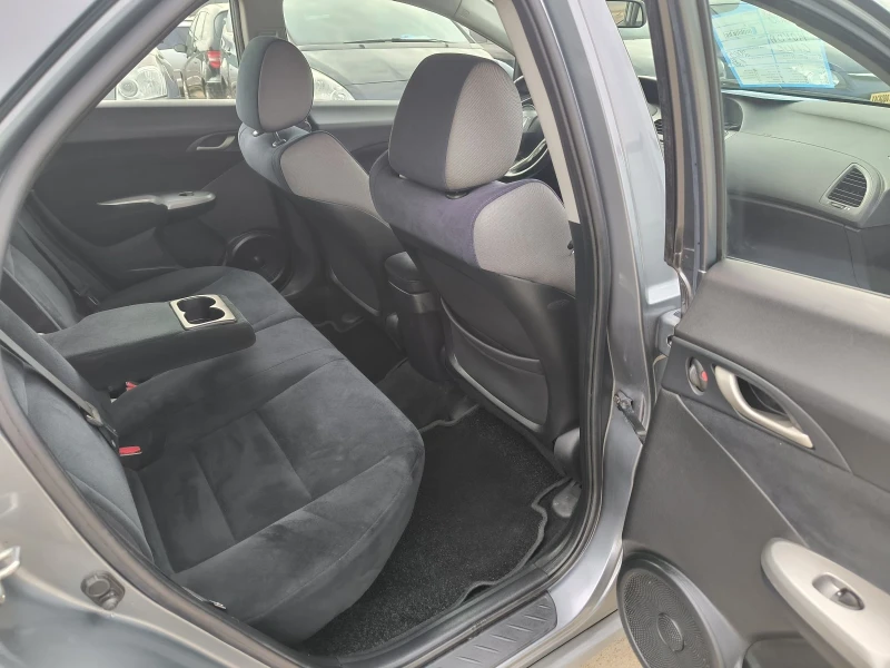 Honda Civic 1.8i, снимка 10 - Автомобили и джипове - 52713837