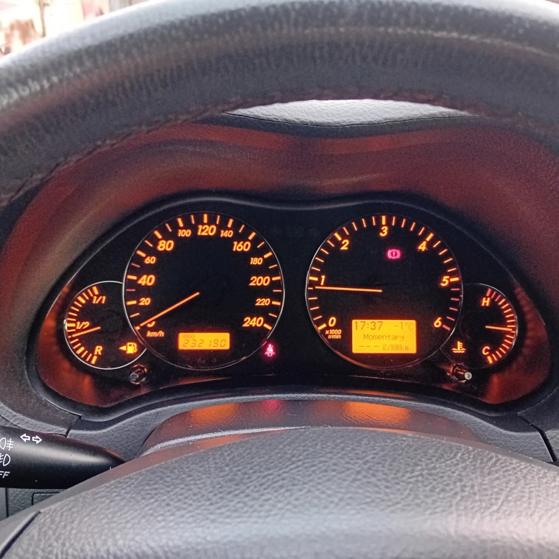 Toyota Avensis 2.2 d4d 150k face, снимка 14 - Автомобили и джипове - 53066409