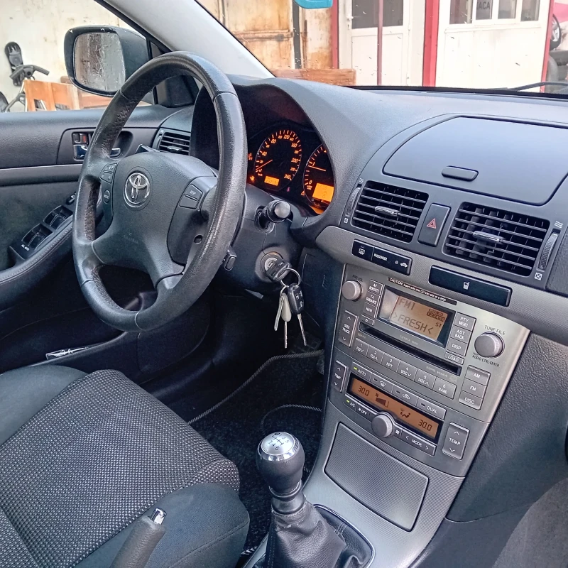 Toyota Avensis 2.2 d4d 150k face, снимка 7 - Автомобили и джипове - 53066409