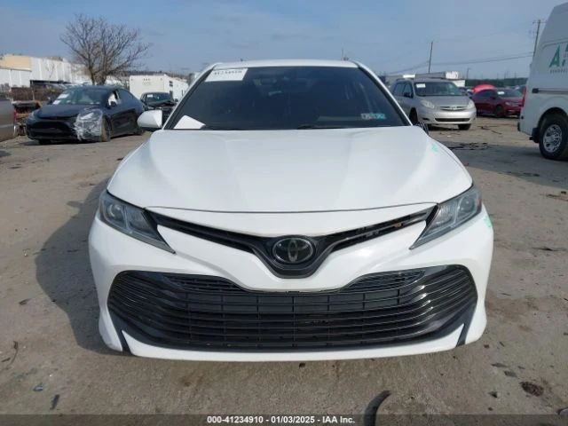 Toyota Camry LE* ПОДГРЕВ* LANE ASSIST* , снимка 2 - Автомобили и джипове - 49390490