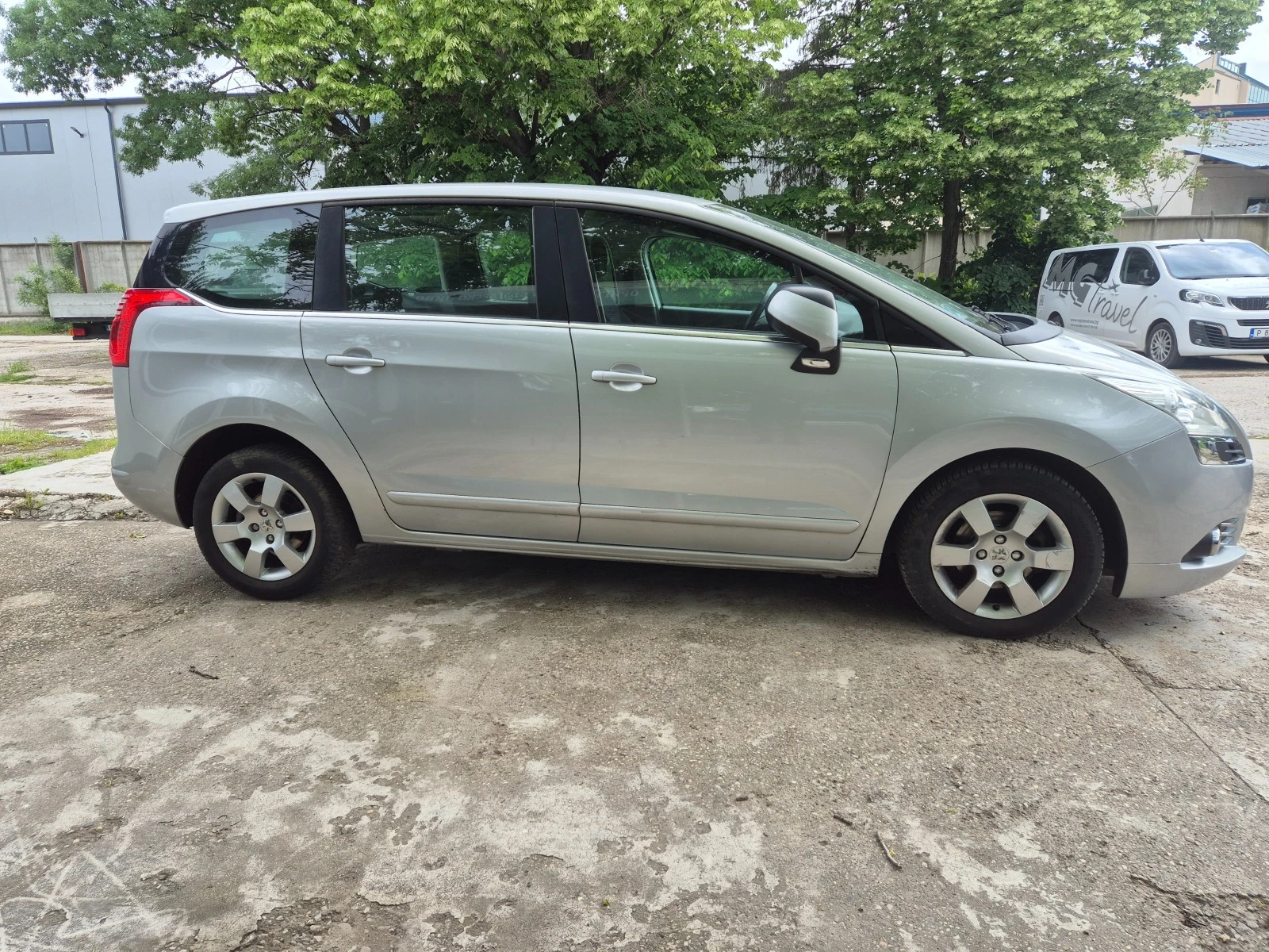 Peugeot 5008 1.6 HDI - изображение 3