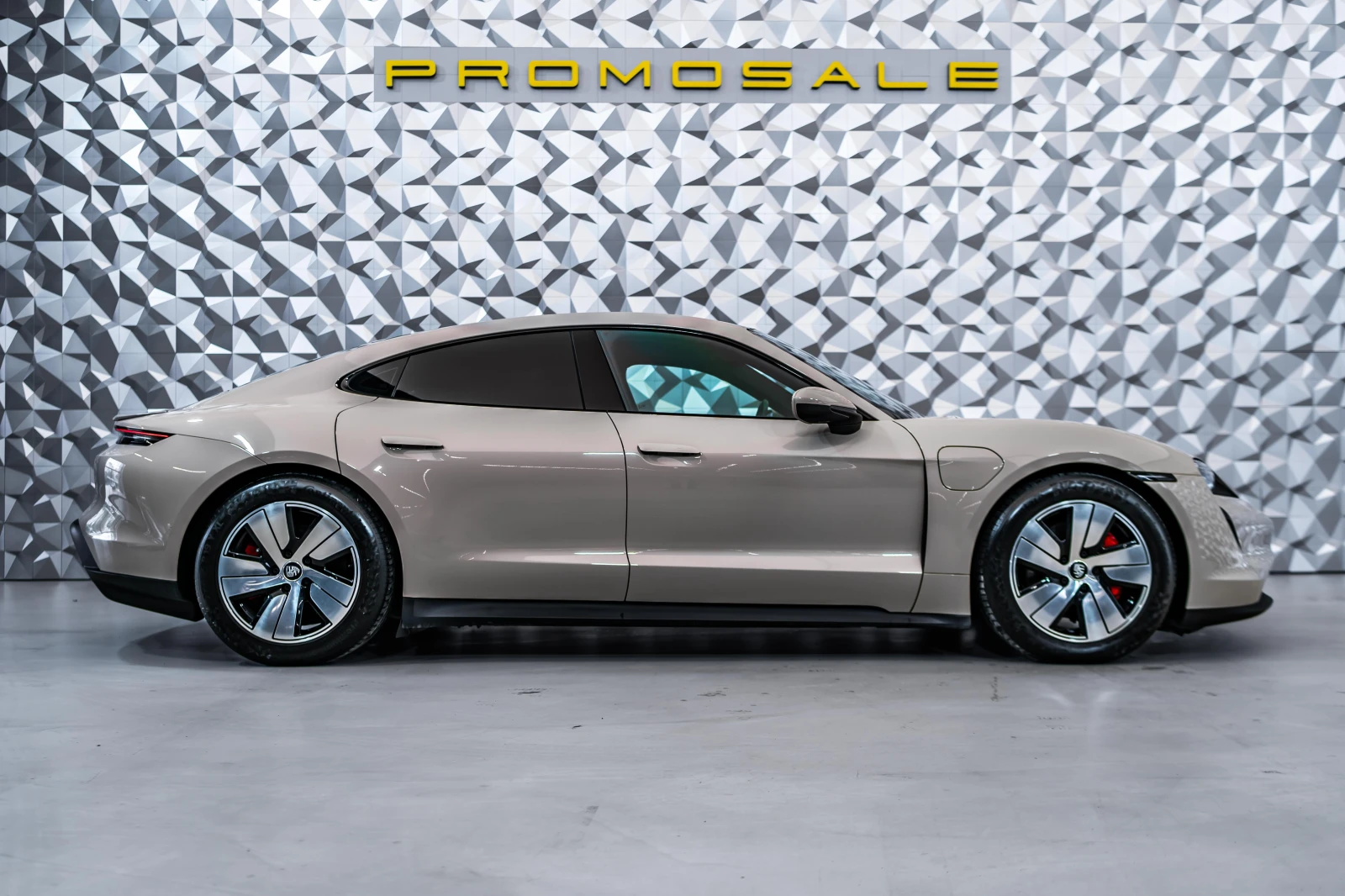 Porsche Taycan 4s* Pano* Bose* Airsusp*  - изображение 6