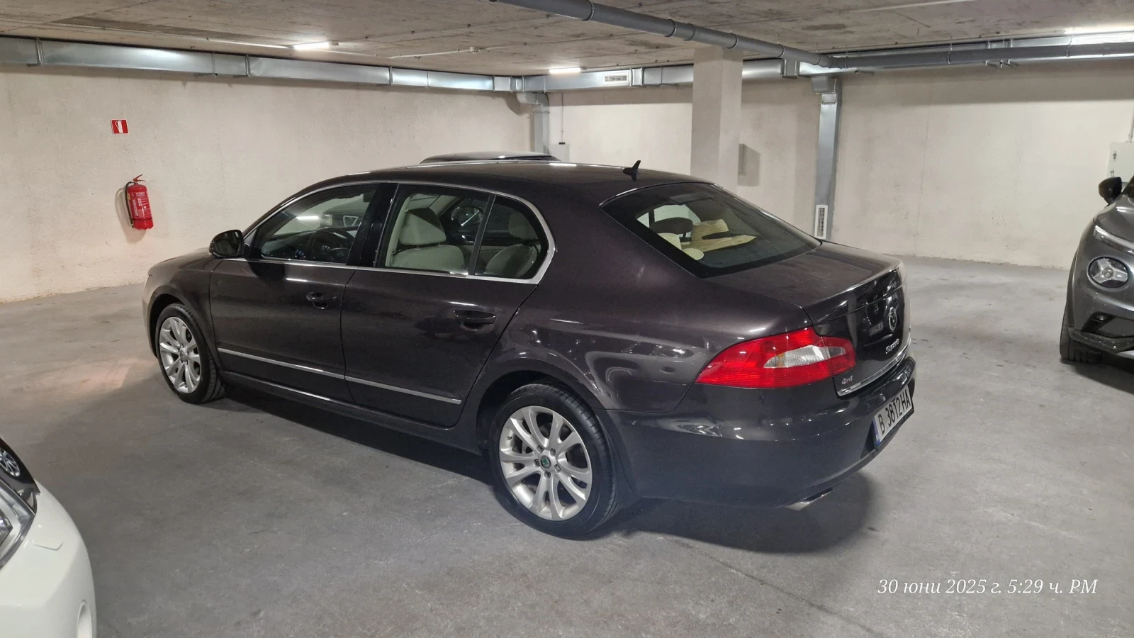 Skoda Superb Elegance 2.0 TDI 4х4/170 к.с./ NAVI - изображение 3