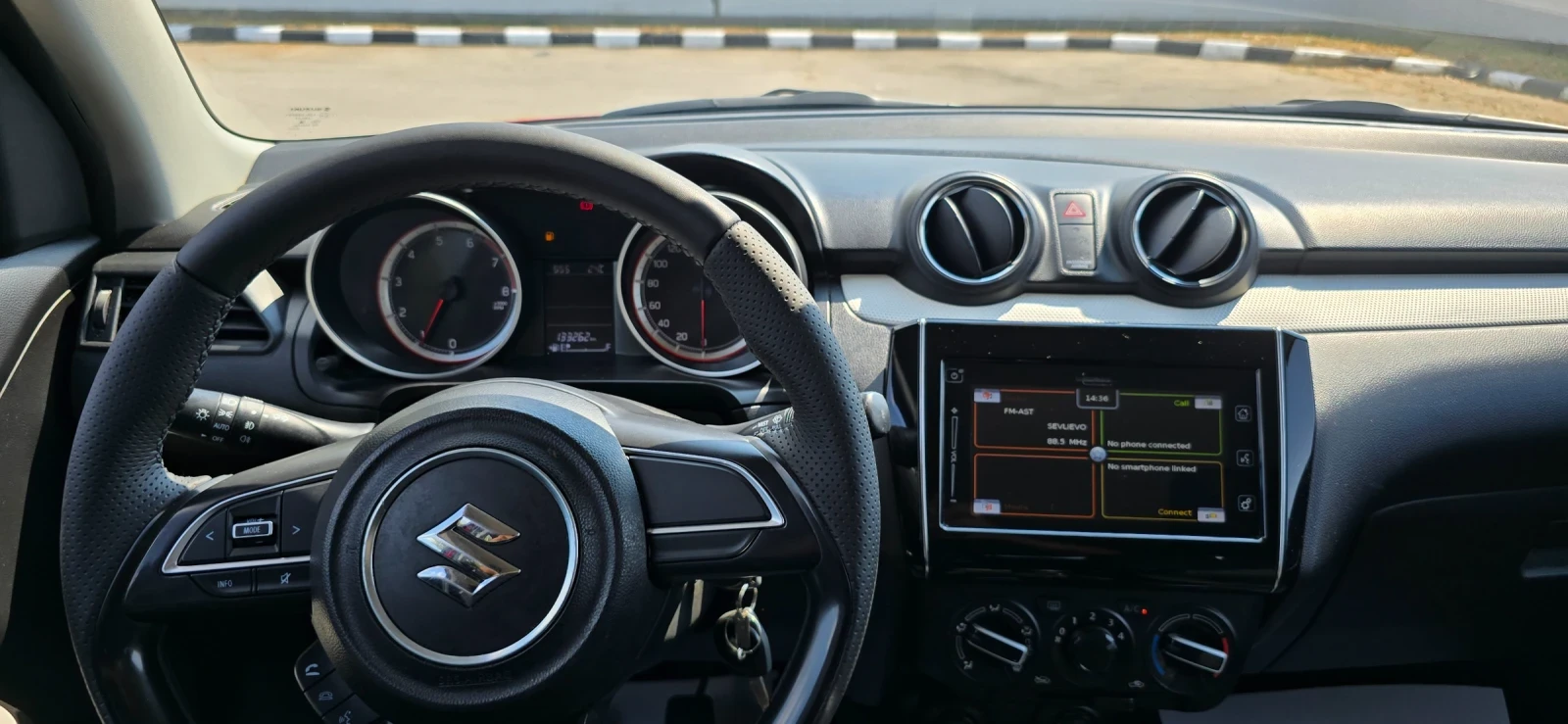 Suzuki Swift 1.2 PREMIUM - изображение 10