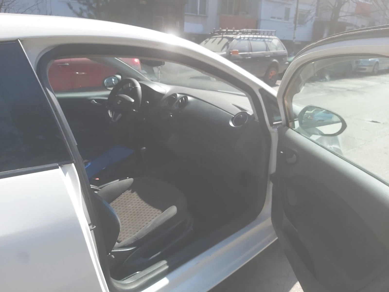 Seat Ibiza, снимка 4 - Автомобили и джипове - 53846297