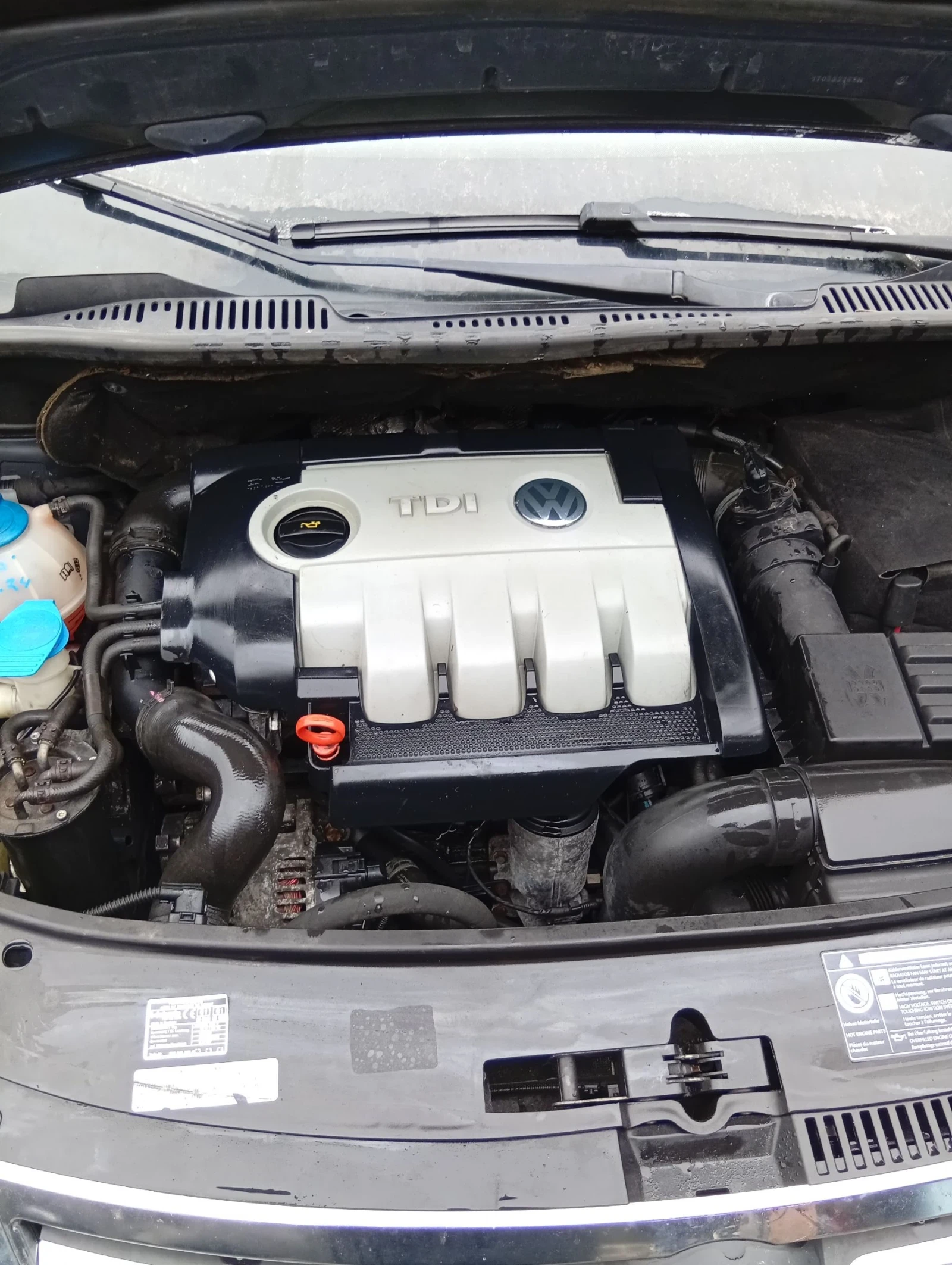 VW Touran, снимка 5 - Автомобили и джипове - 54019322