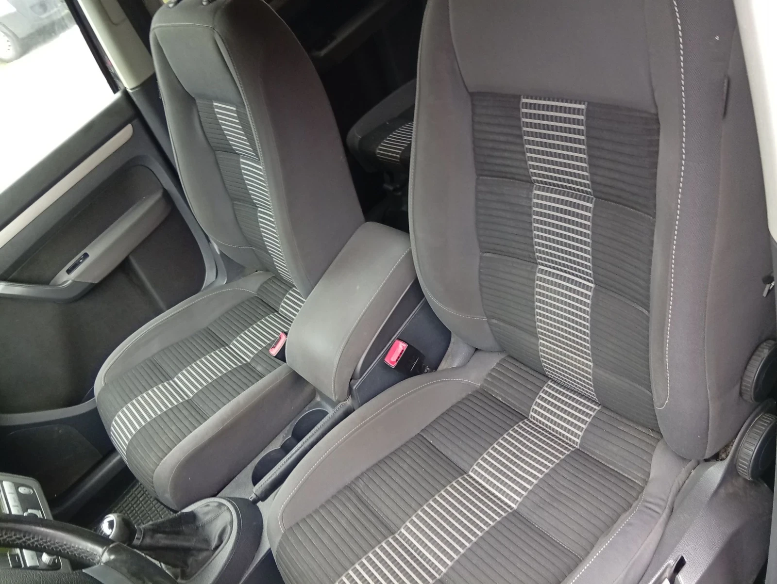 VW Touran, снимка 8 - Автомобили и джипове - 54019322