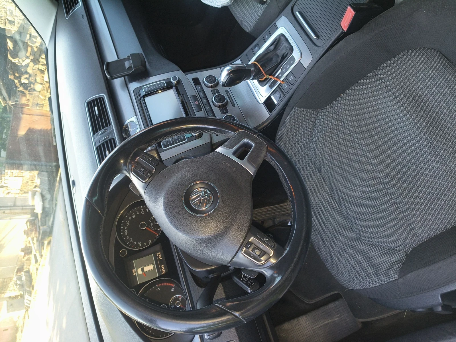 VW Passat B7 Bluemotion, снимка 4 - Автомобили и джипове - 54513554