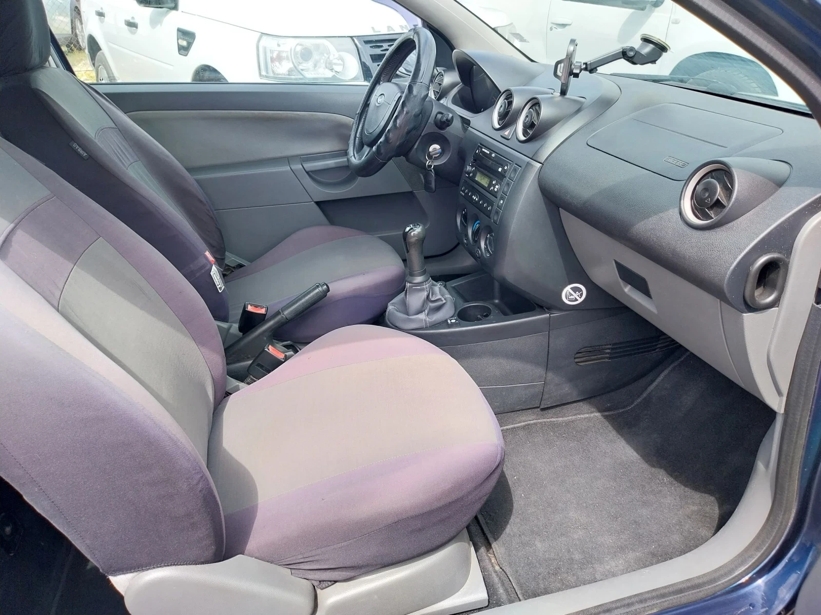 Ford Fiesta 1.250 i/ ГАЗ, снимка 6 - Автомобили и джипове - 54394253