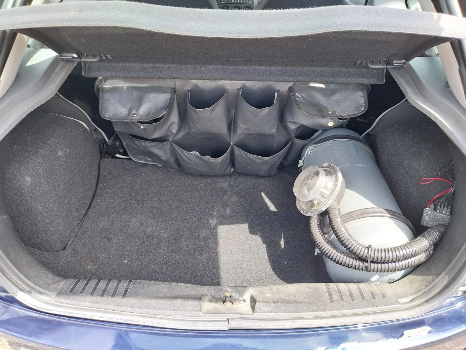 Ford Fiesta 1.250 i/ ГАЗ, снимка 11 - Автомобили и джипове - 54394253