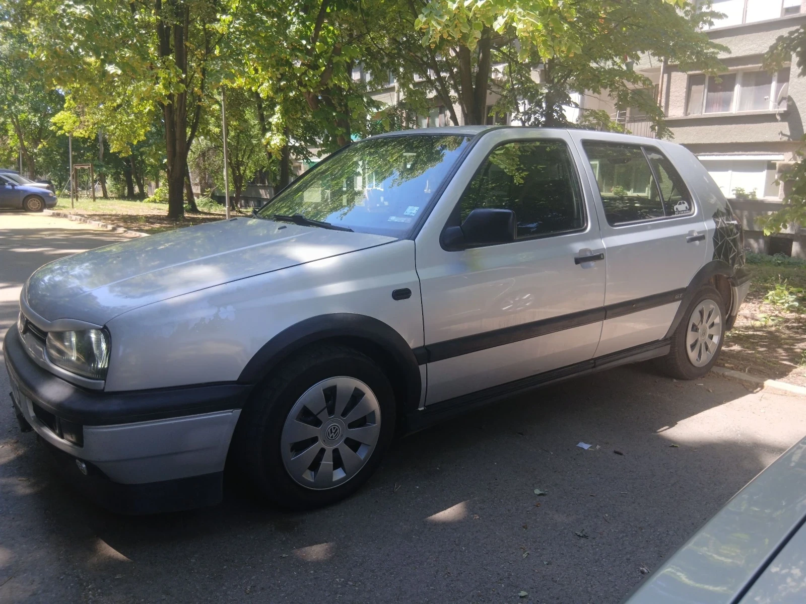 VW Golf 1.6, снимка 4 - Автомобили и джипове - 55122894