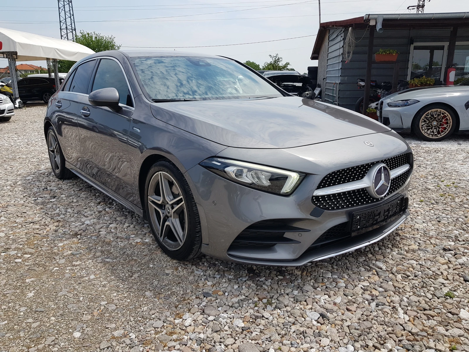 Mercedes-Benz A 180 D AMG EDITION/ДИСТРОНИК/ПОДГРЕВ/КЕЙ ЛЕС /05/2019г., снимка 3 - Автомобили и джипове - 55130807