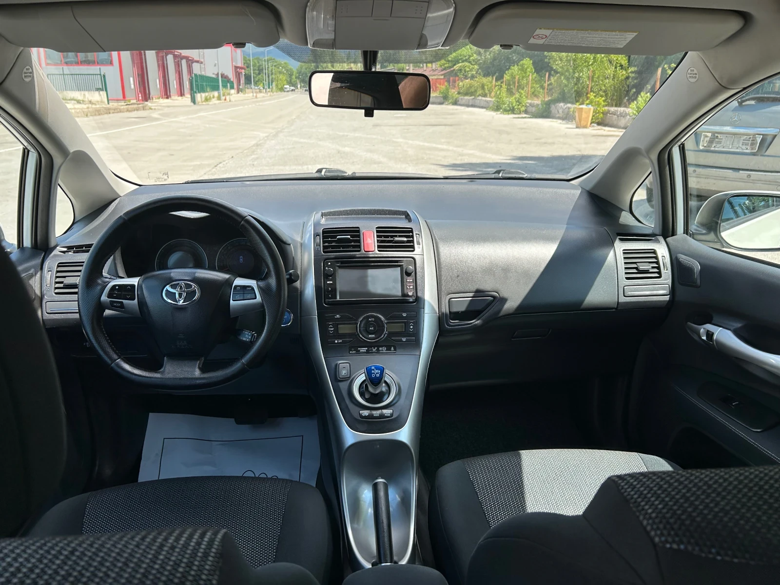 Toyota Auris 1.8 i хибрид евро 5B, снимка 6 - Автомобили и джипове - 55154514