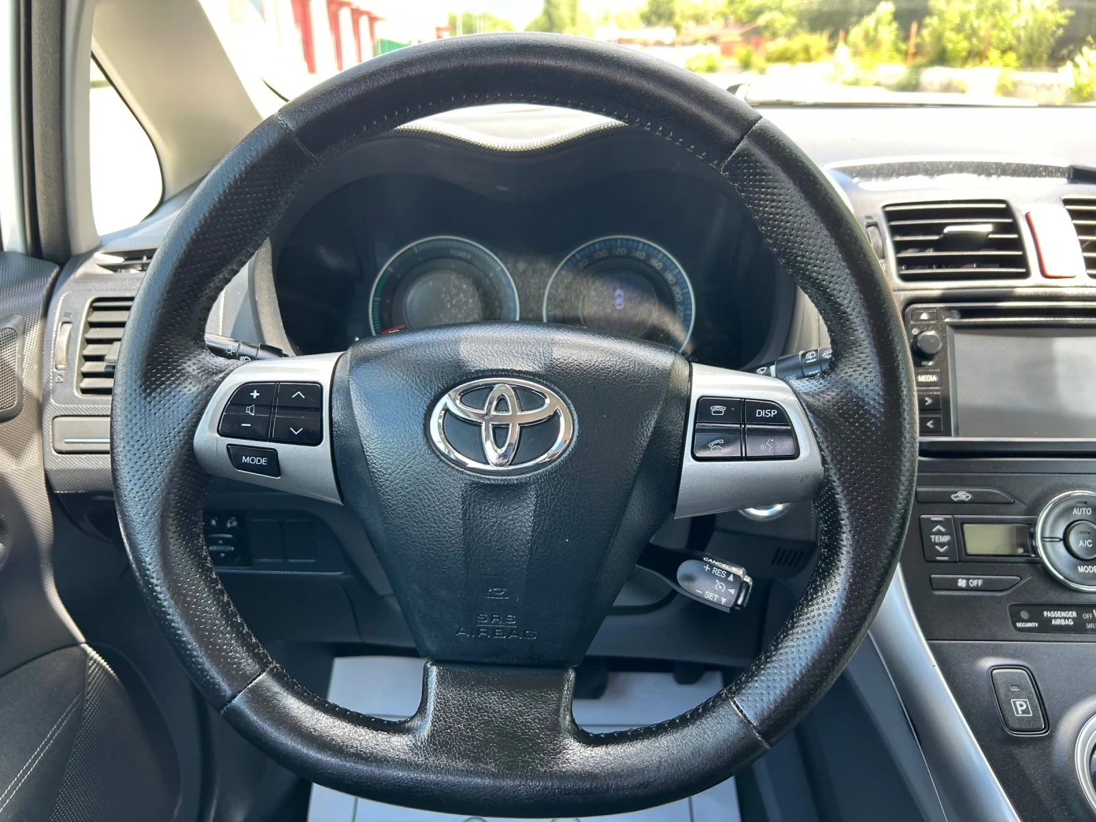 Toyota Auris 1.8 i хибрид евро 5B, снимка 11 - Автомобили и джипове - 55154514