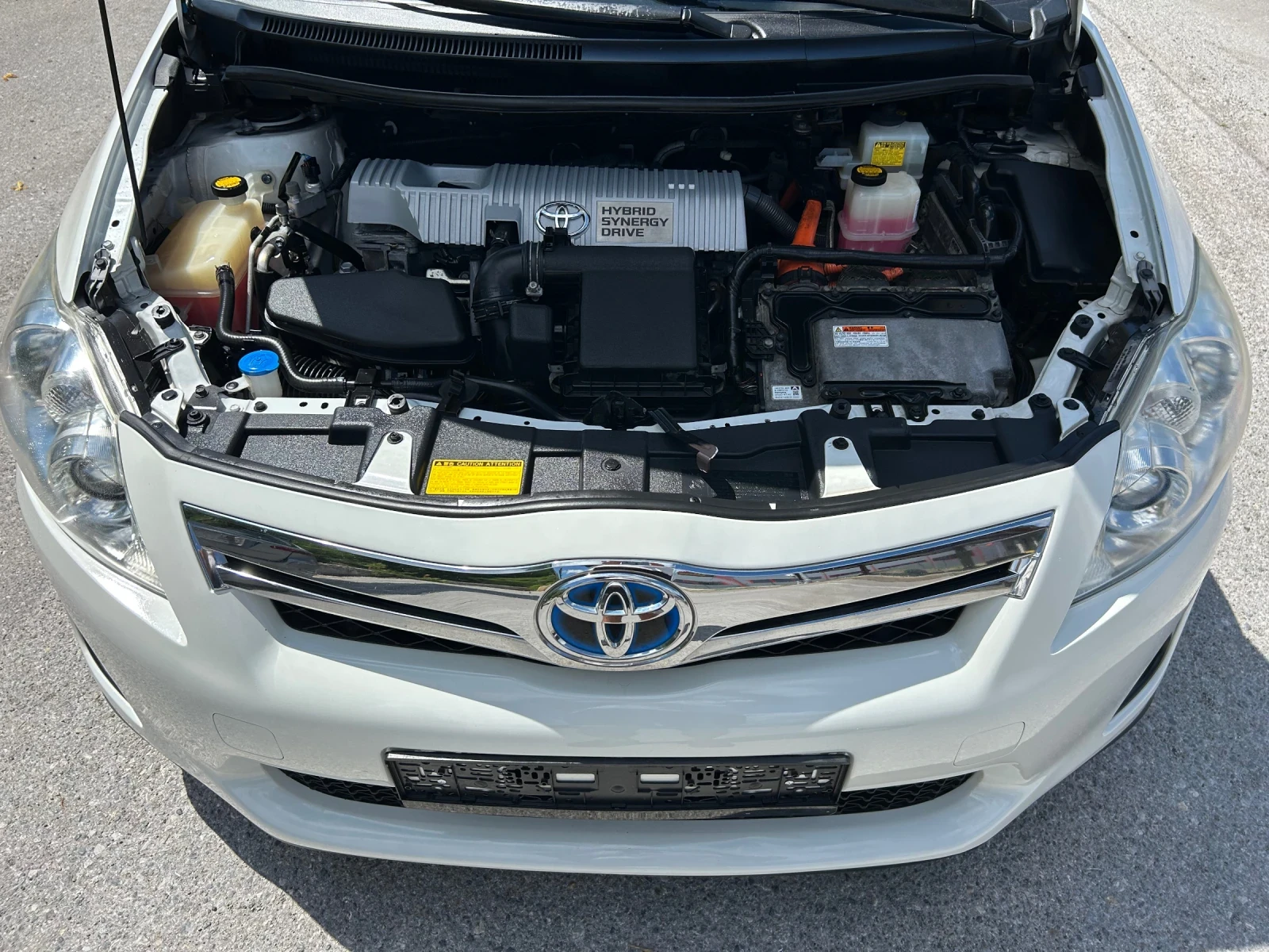 Toyota Auris 1.8 i хибрид евро 5B, снимка 14 - Автомобили и джипове - 55154514