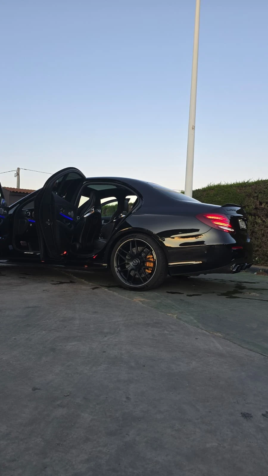 Mercedes-Benz E 63 AMG S 4MATIC+ , снимка 5 - Автомобили и джипове - 55385725