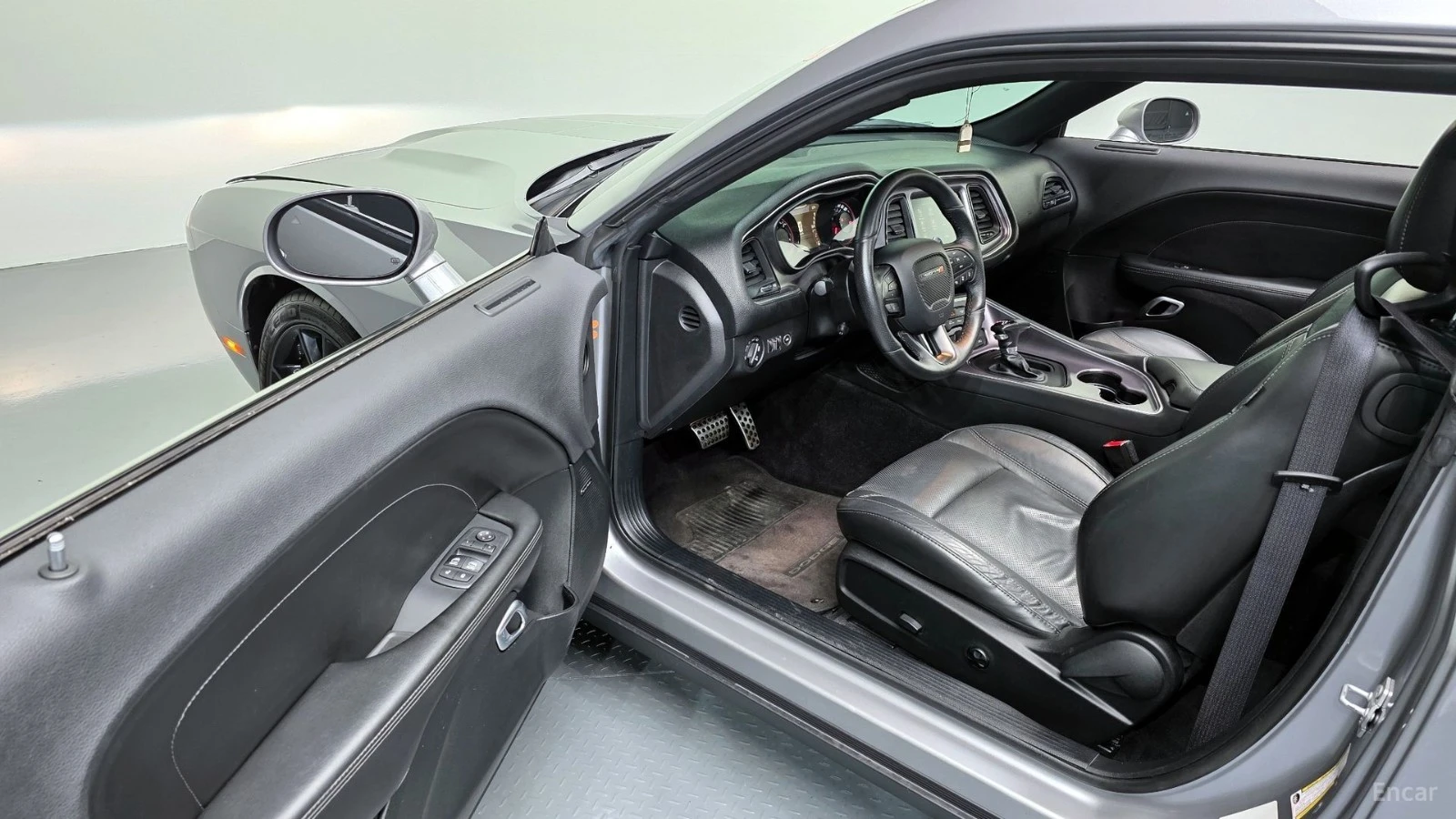 Dodge Challenger 5.7* КОЖА* ОБДУХВ* ПАНО, снимка 8 - Автомобили и джипове - 55503099