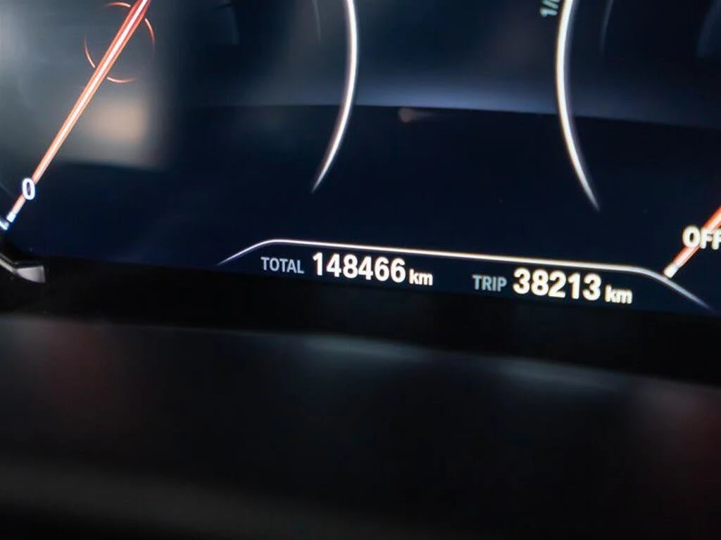 BMW 540 M PKG/HUD/HK/360 CAMERA/, снимка 13 - Автомобили и джипове - 55526347