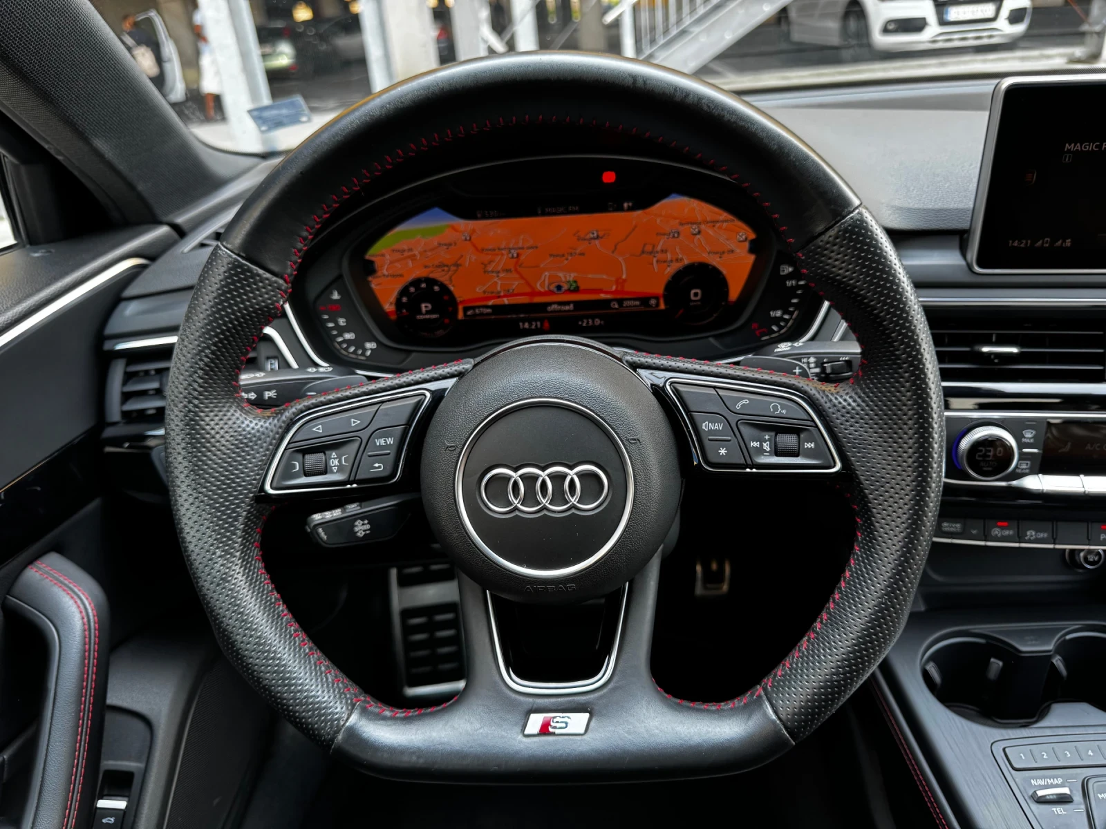 Audi A4 Black Edition / S-Line / Digital Cockpit, снимка 12 - Автомобили и джипове - 55778078