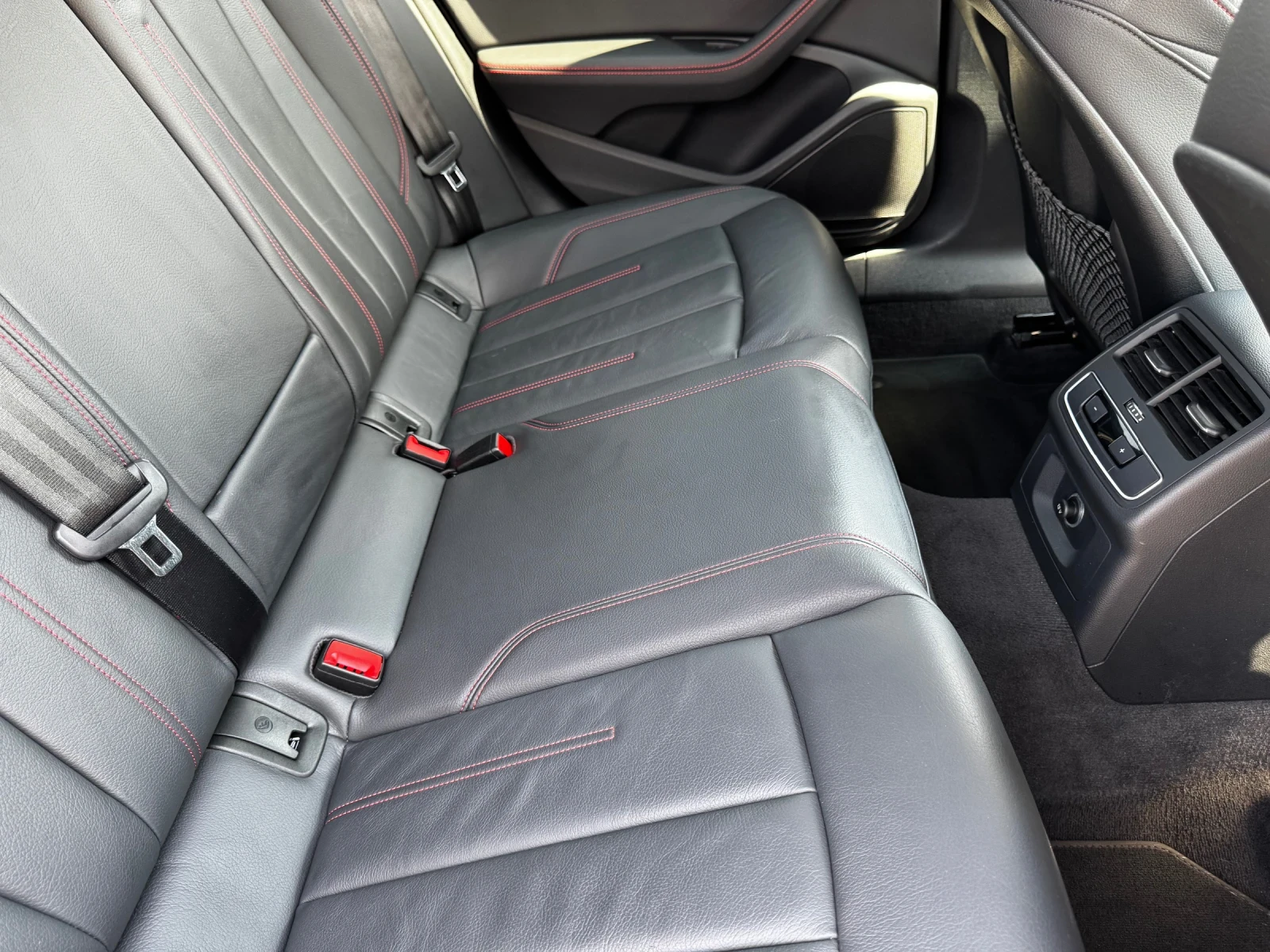 Audi A4 Black Edition / S-Line / Digital Cockpit, снимка 10 - Автомобили и джипове - 55778078