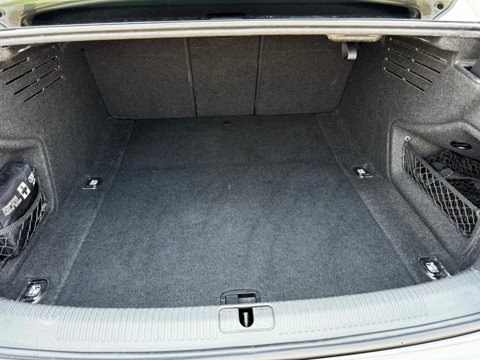 Audi A4 Black Edition / S-Line / Digital Cockpit, снимка 8 - Автомобили и джипове - 55778078