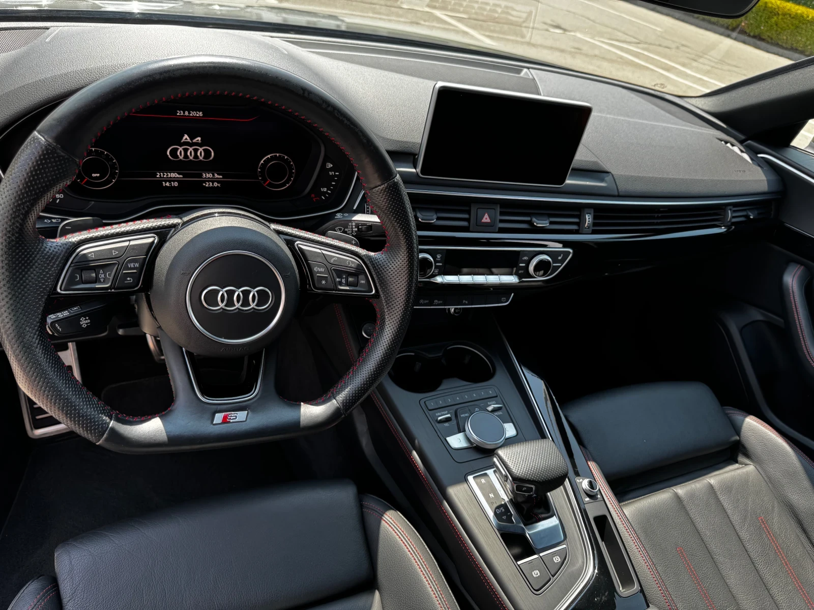 Audi A4 Black Edition / S-Line / Digital Cockpit, снимка 7 - Автомобили и джипове - 55778078