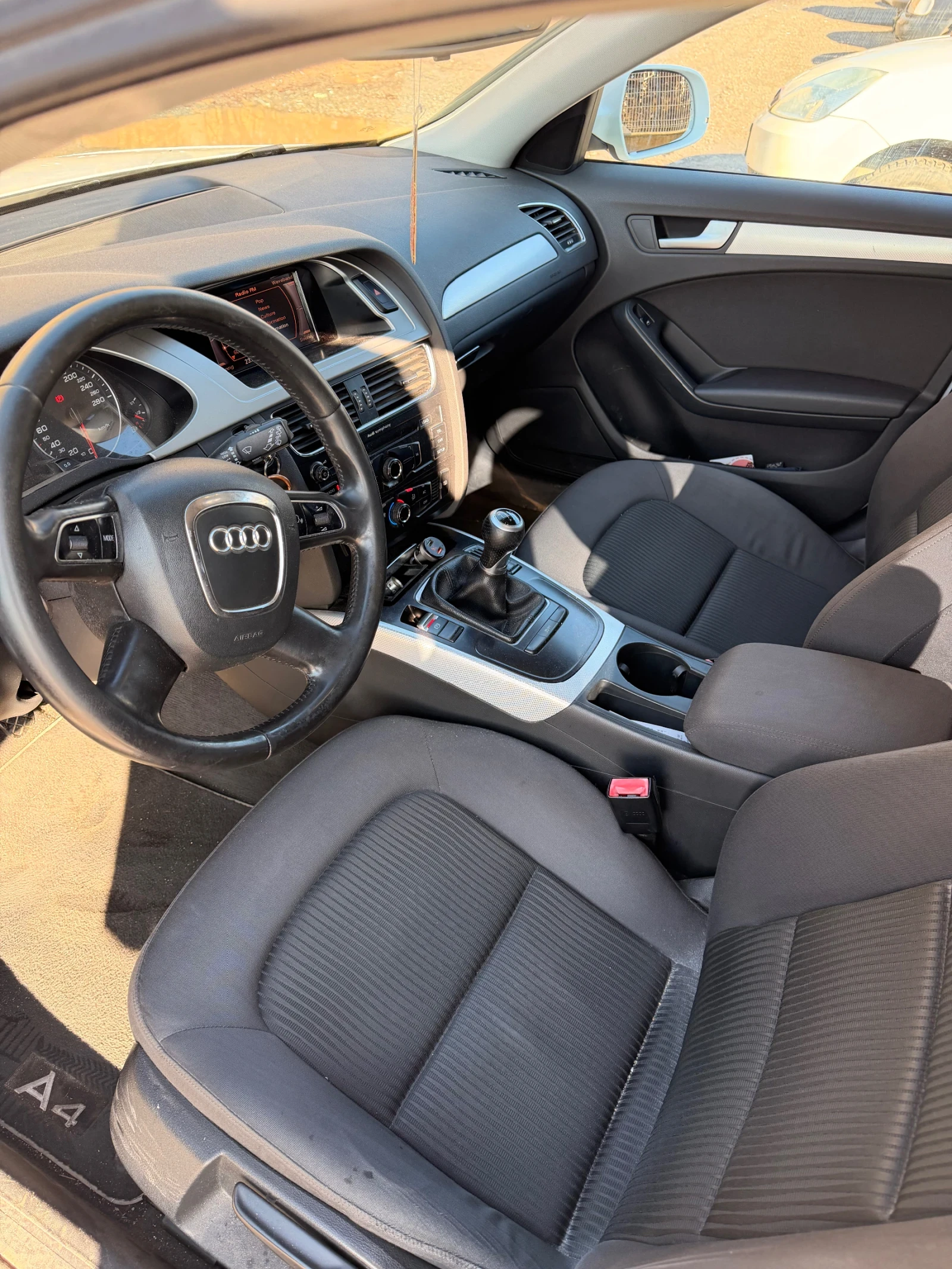 Audi A4, снимка 4 - Автомобили и джипове - 56188688