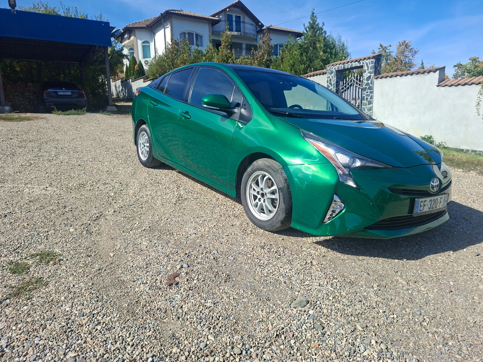 Toyota Prius 4 Hybrid , снимка 13 - Автомобили и джипове - 56602400
