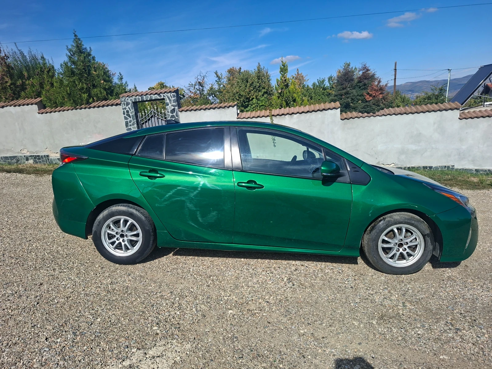 Toyota Prius 4 Hybrid , снимка 11 - Автомобили и джипове - 56602400