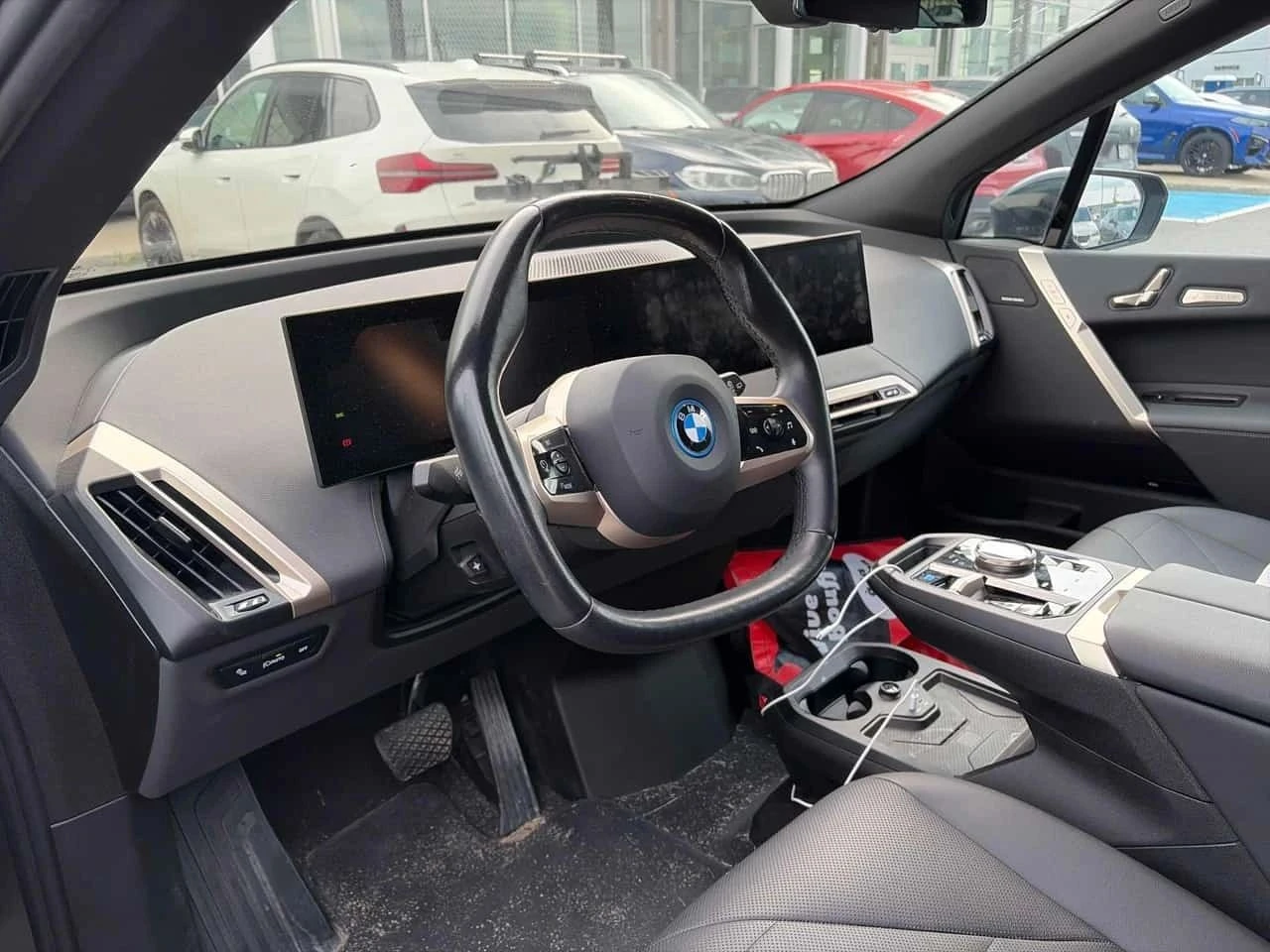BMW iX, снимка 7 - Автомобили и джипове - 56687786