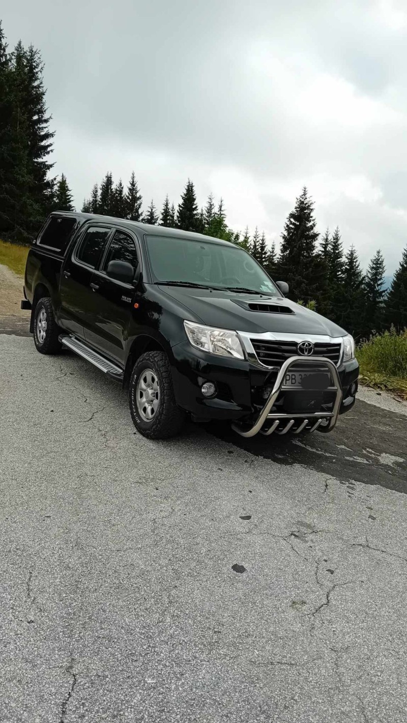 Toyota Hilux, снимка 3 - Автомобили и джипове - 46796228