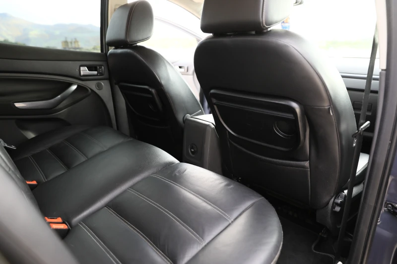 Ford Kuga KUGA 4X4, снимка 16 - Автомобили и джипове - 52355675