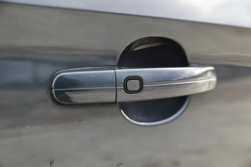 Ford Kuga KUGA 4X4, снимка 11 - Автомобили и джипове - 52355675