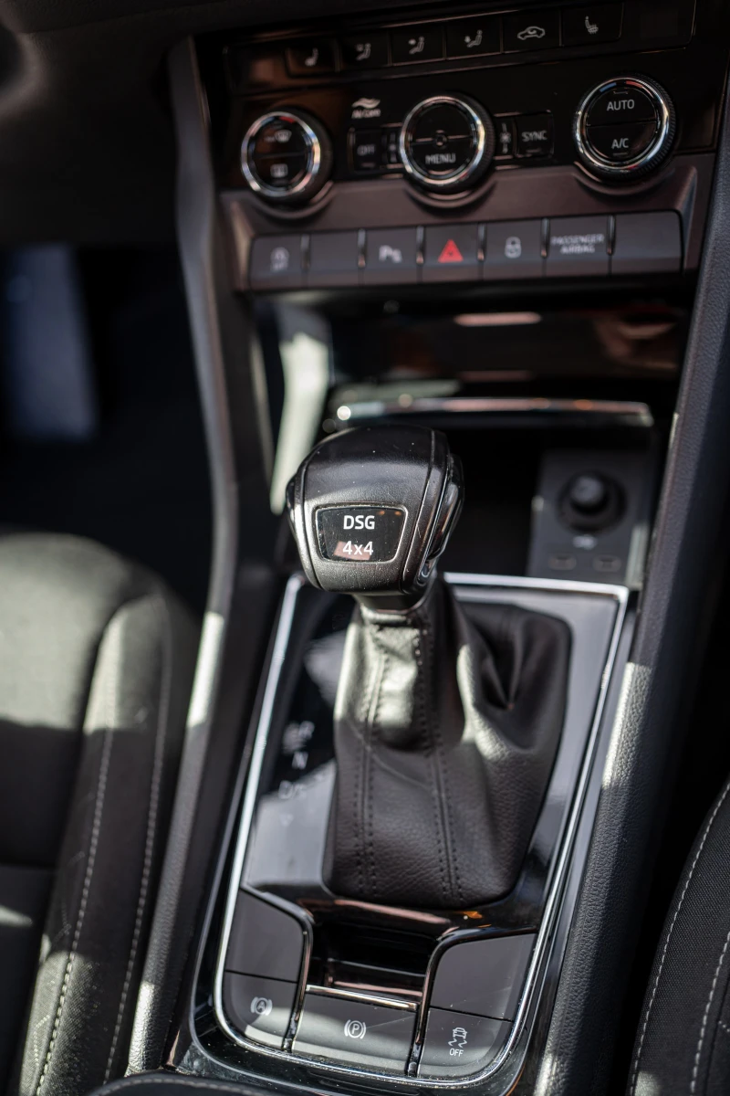 Skoda Karoq Karoq 2021, 2.0 TDI, 150 к.с., автоматик, 4x4, снимка 9 - Автомобили и джипове - 52533006