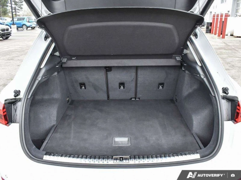 Audi Q3 * S Line quattro Premium Plus * CARFAX * ЦЕНА ДО Б, снимка 17 - Автомобили и джипове - 53263249