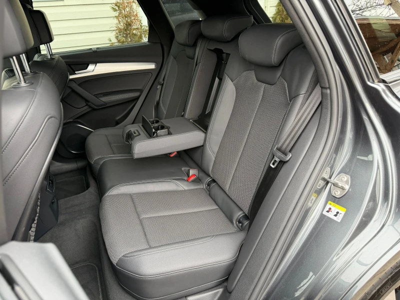 Audi Q5 2.0TDI* 204к.с* СЕРВИЗНА КНИЖКА С ПЪЛНА ИСТОРИЯ АУ, снимка 10 - Автомобили и джипове - 53457565