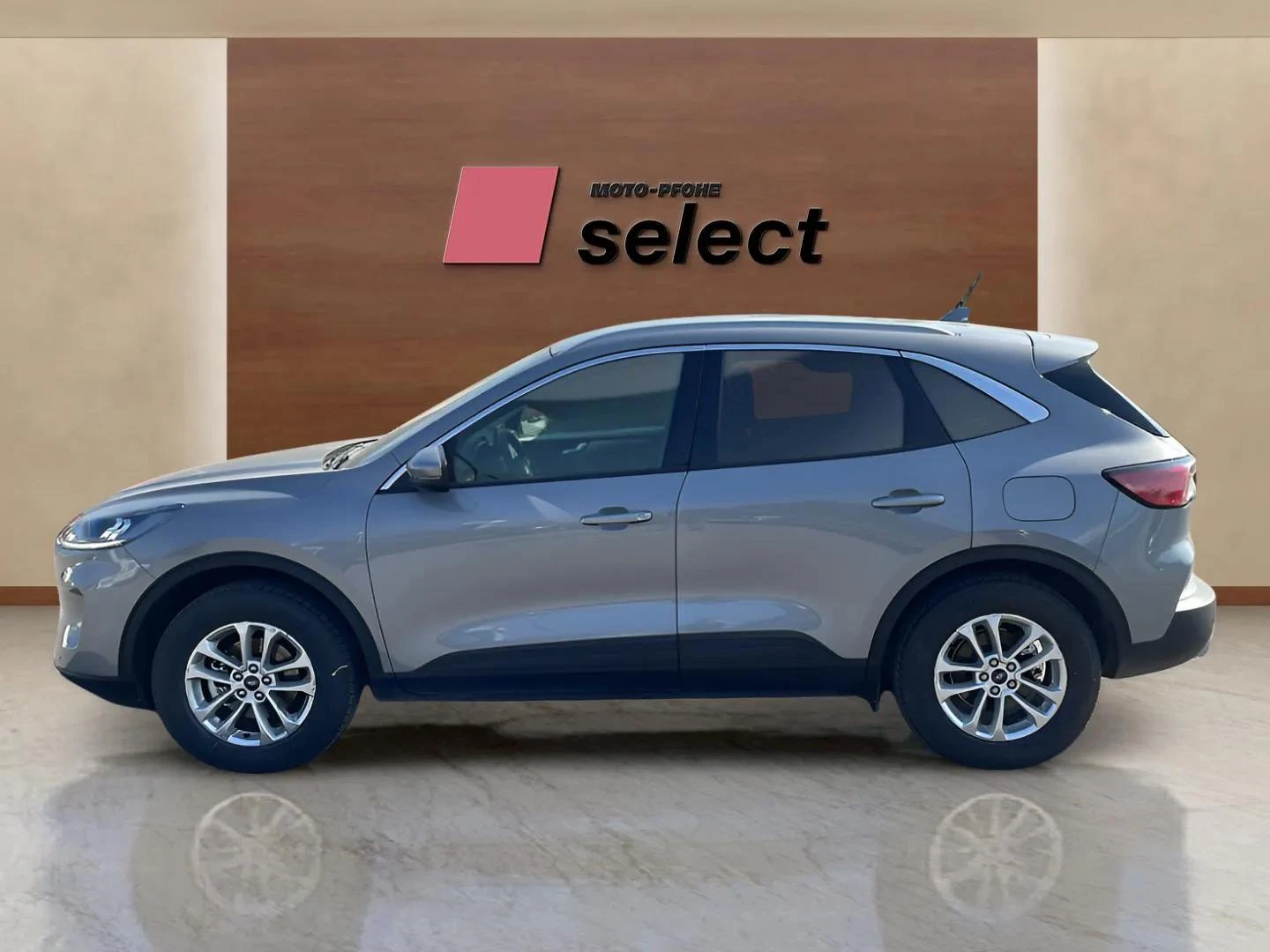 Ford Kuga 2.5i FHEV - изображение 8