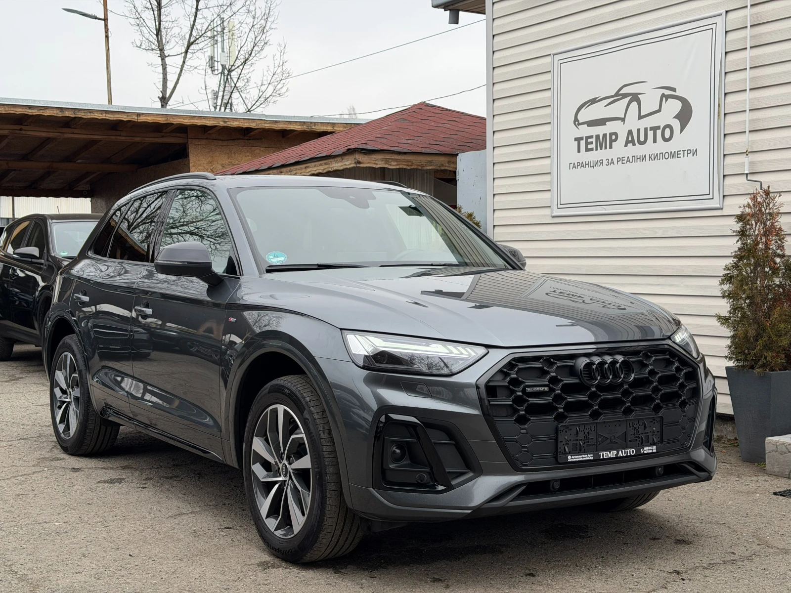 Audi Q5 2.0TDI* 204к.с* СЕРВИЗНА КНИЖКА С ПЪЛНА ИСТОРИЯ АУ - изображение 3