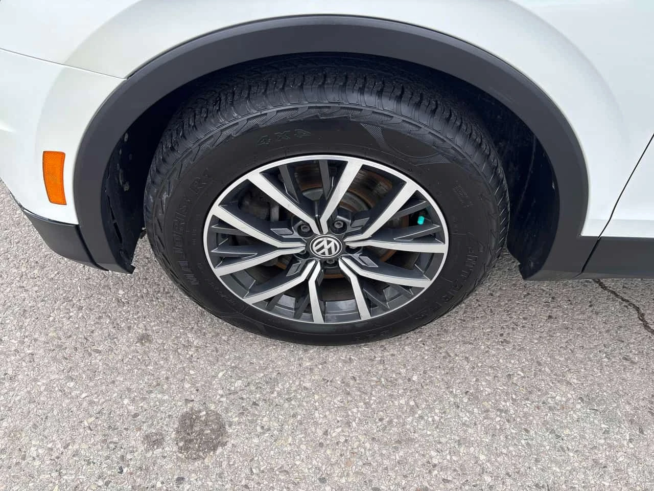 VW Tiguan * Comfortline * CARFAX * ПАНОРАМА * 2 КЛЮЧА, снимка 7 - Автомобили и джипове - 54219131