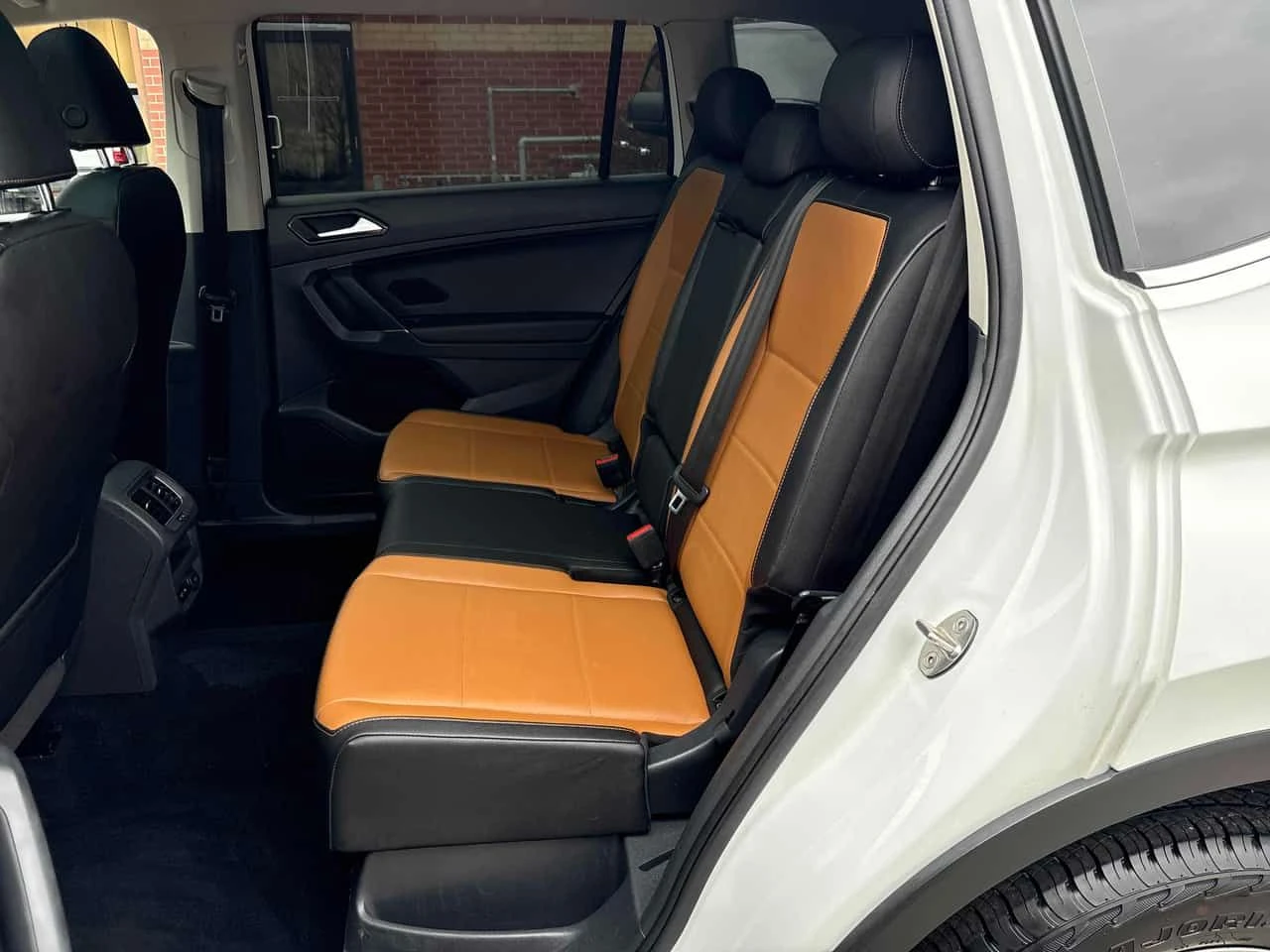 VW Tiguan * Comfortline * CARFAX * ПАНОРАМА * 2 КЛЮЧА, снимка 16 - Автомобили и джипове - 54219131