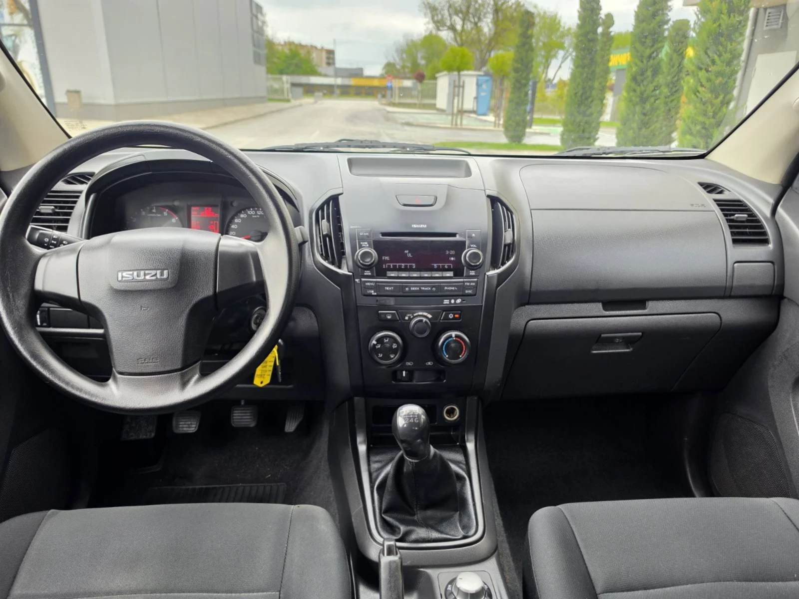 Isuzu D-max 2.5, 163 �.�. 4x4 | Mobile.bg � ����������� 9