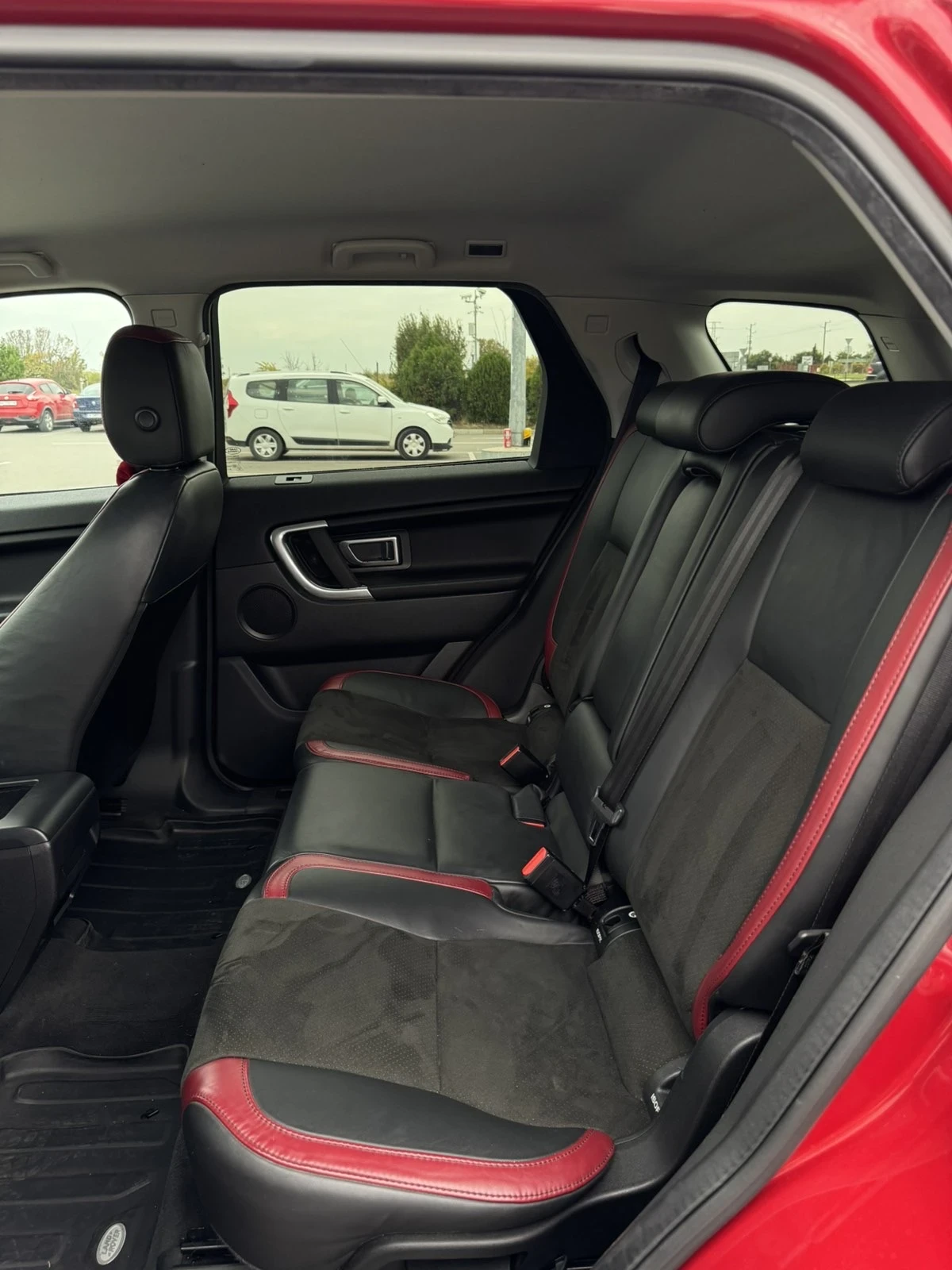 Land Rover Discovery Sport, снимка 13 - Автомобили и джипове - 54949760