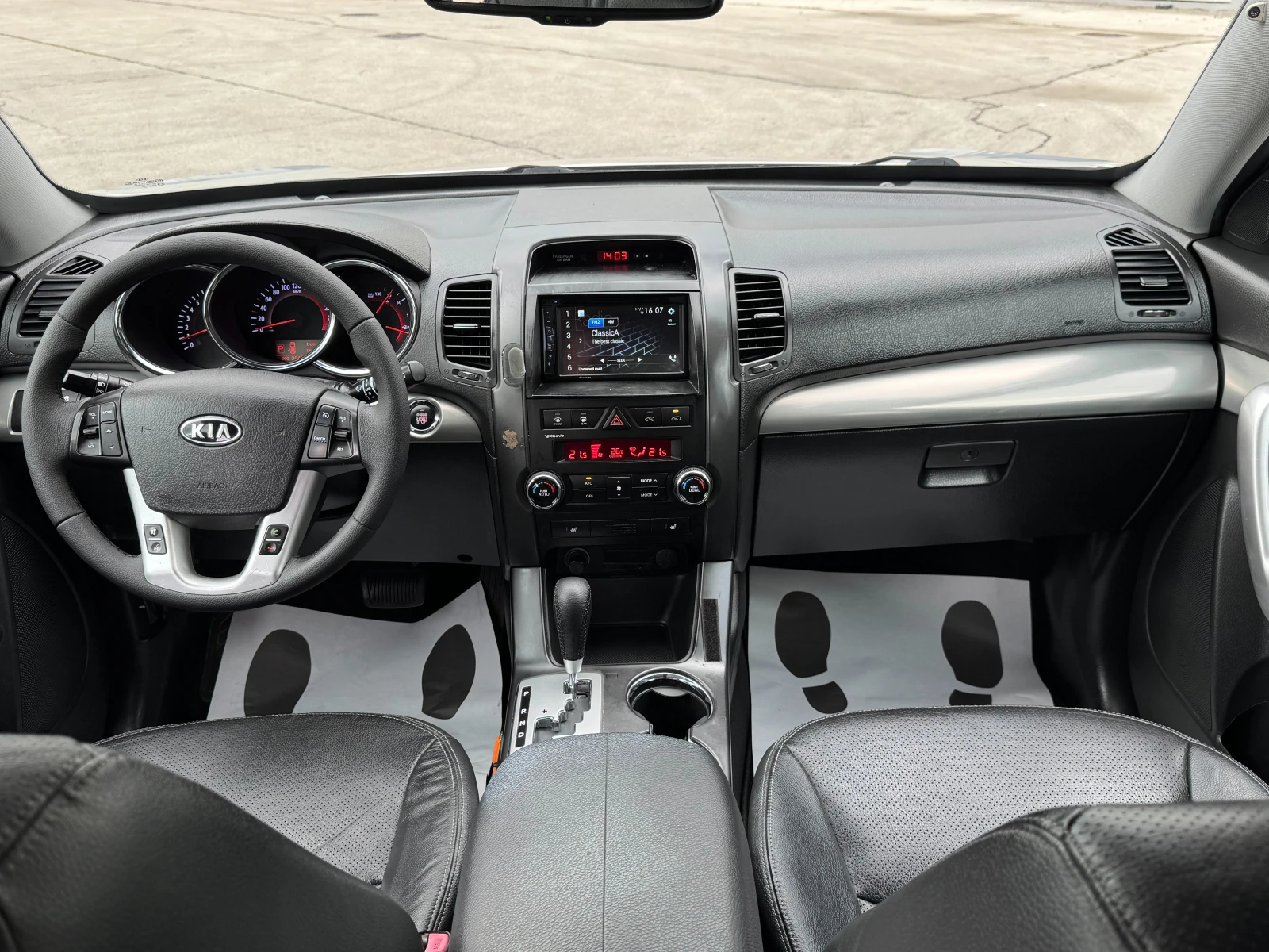 Kia Sorento 2.4 бензин/Автомат/4х4, снимка 17 - Автомобили и джипове - 55324399