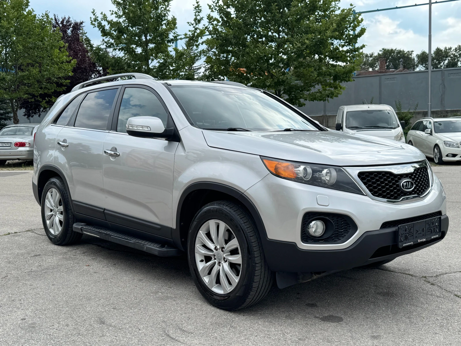 Kia Sorento 2.4 бензин/Автомат/4х4, снимка 7 - Автомобили и джипове - 55324399