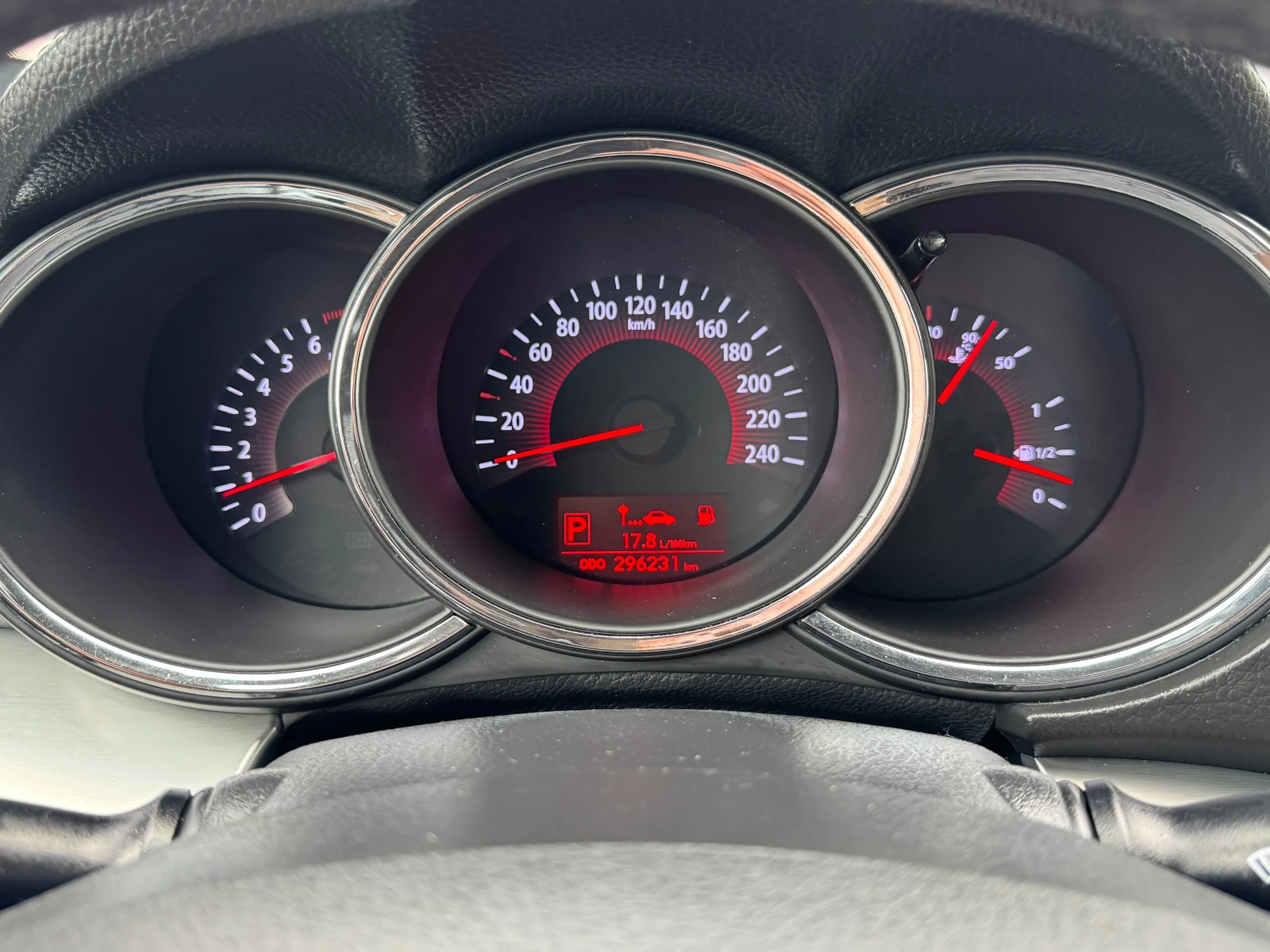 Kia Sorento 2.4 бензин/Автомат/4х4, снимка 13 - Автомобили и джипове - 55324399