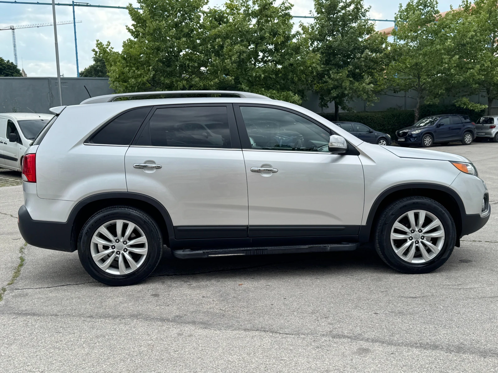 Kia Sorento 2.4 бензин/Автомат/4х4, снимка 6 - Автомобили и джипове - 55324399