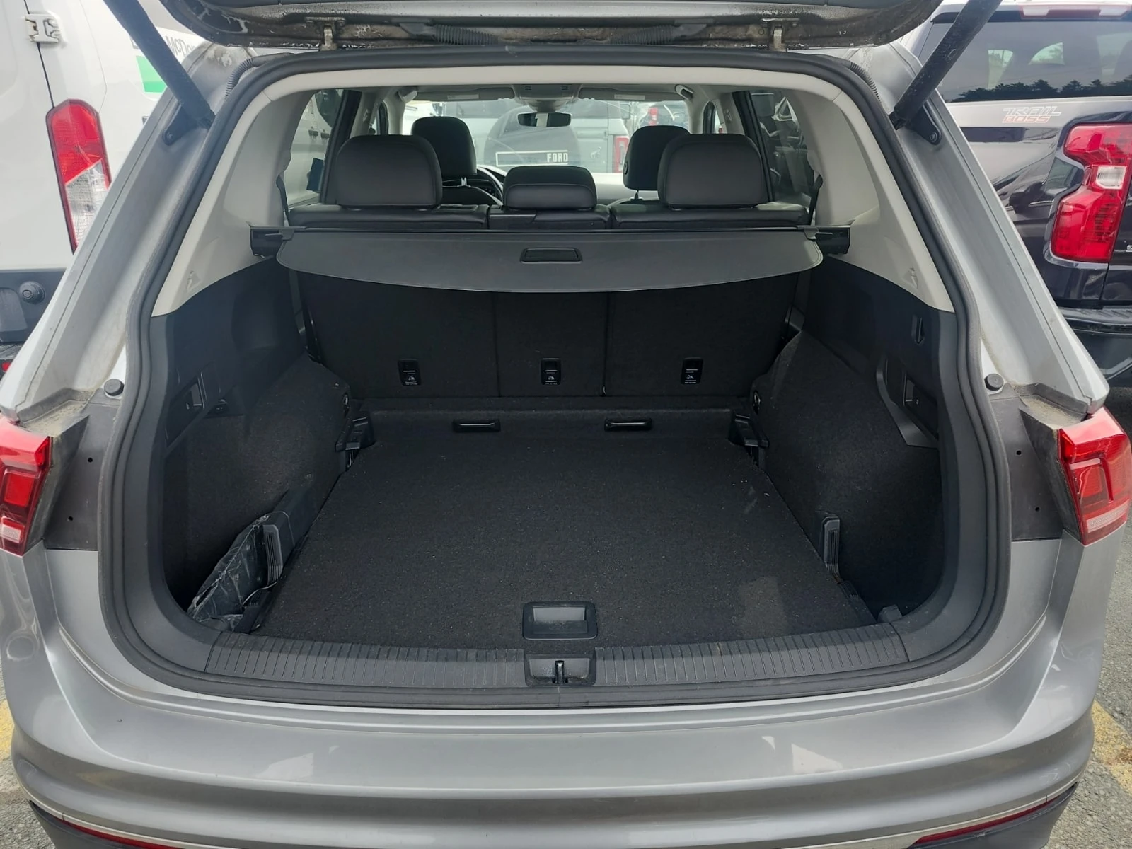 VW Tiguan 4motion Highline/CARFAX/ПАНО/ПОДГРЕВ/ПАМЕТ/, снимка 14 - Автомобили и джипове - 56122360