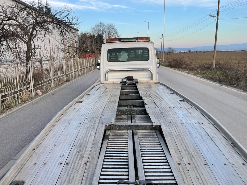 Iveco Daily 2.3 специален, снимка 5 - Бусове и автобуси - 48843552