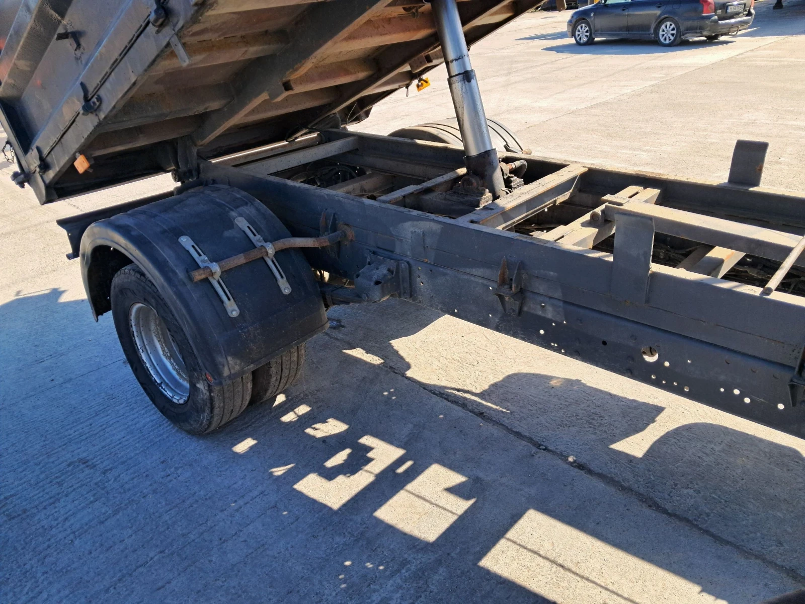 Iveco 3512 Самосвал, снимка 11 - Бусове и автобуси - 53752246